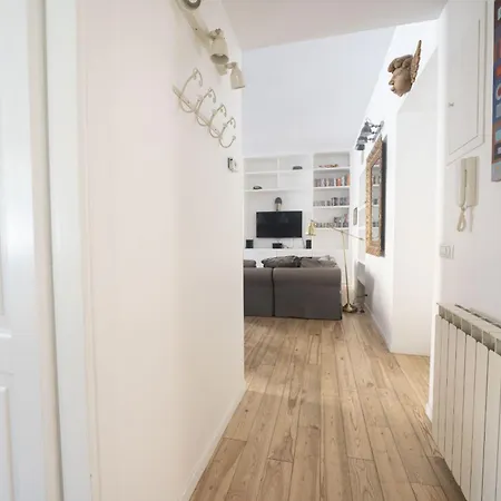 Testaccio Colourful And Charming 2br