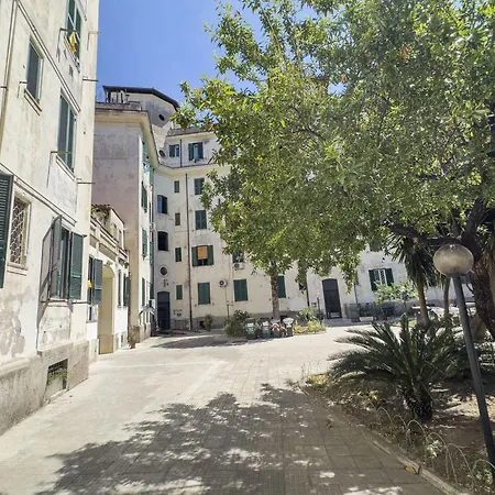 Testaccio Colourful And Charming 2br Lägenhet